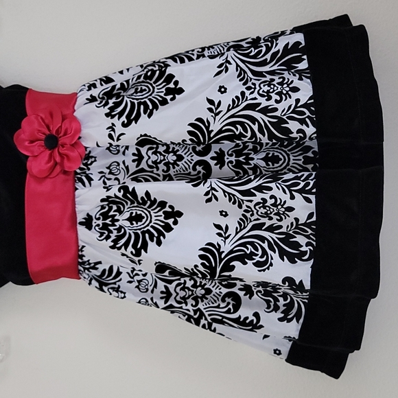 Jona Michelle Black, White & Red Formal Dress 2T - Picture 3 of 11